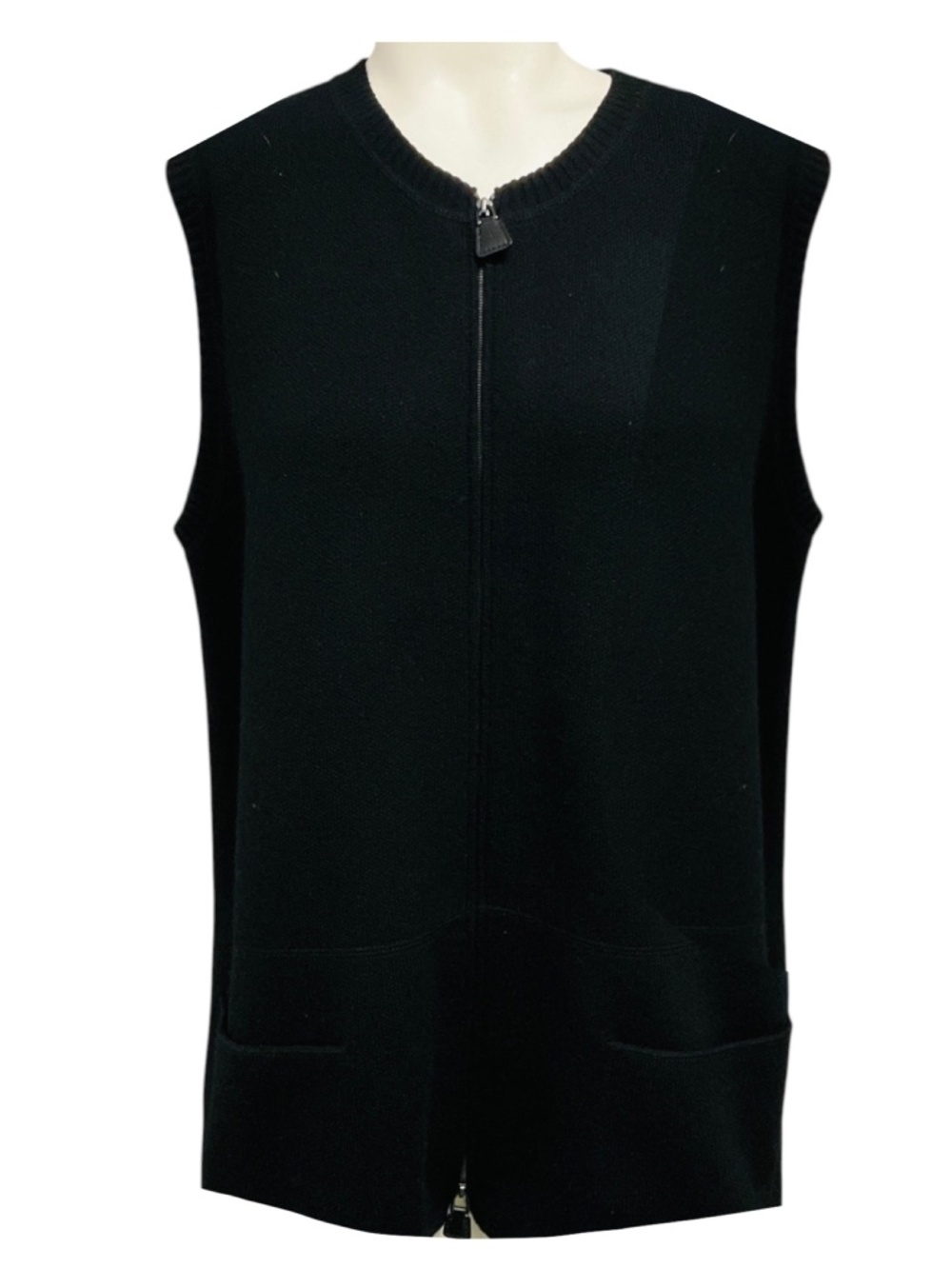 AKRIS BLACK ZIP FRONT SLEEVELESS CASHMERE KNIT SWEATER